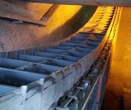 熟料槽(cáo)式輸送機(ji)頭部裝置(zhi)