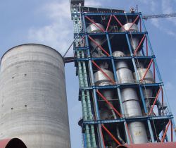 鋼絲膠帶鬥(dou)式提升機